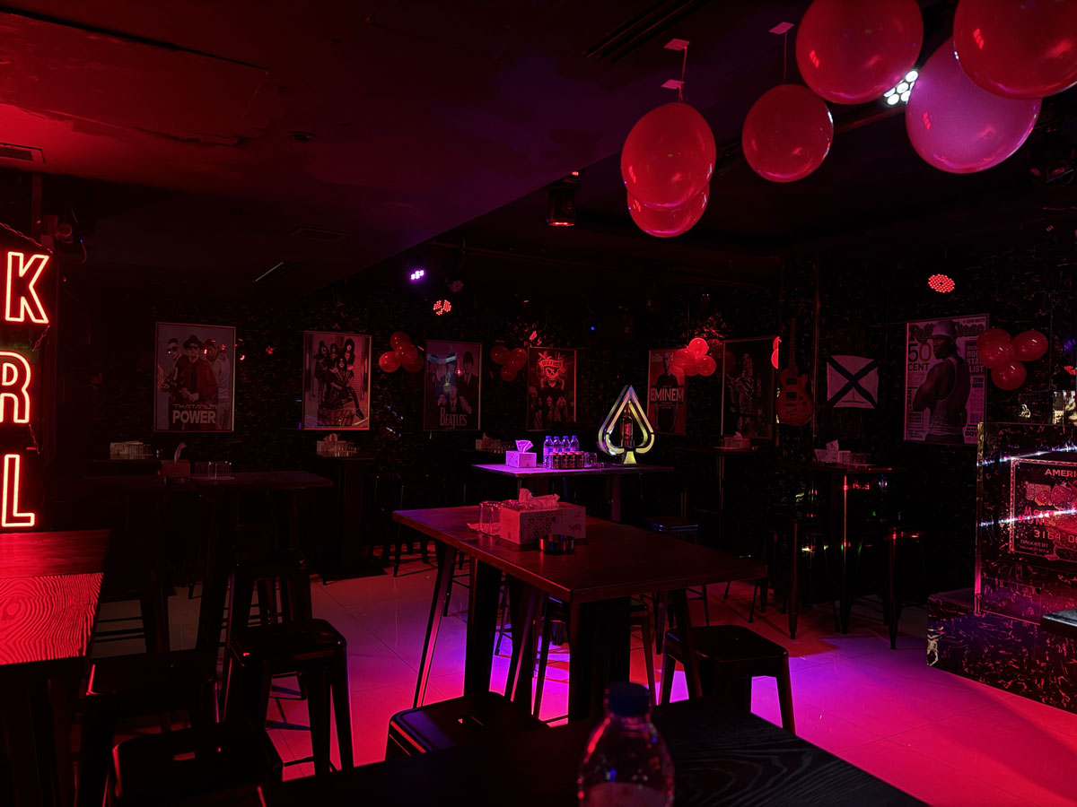 7Dragon Bar & Lounge Dubai — nightlife experience at Al Rigga