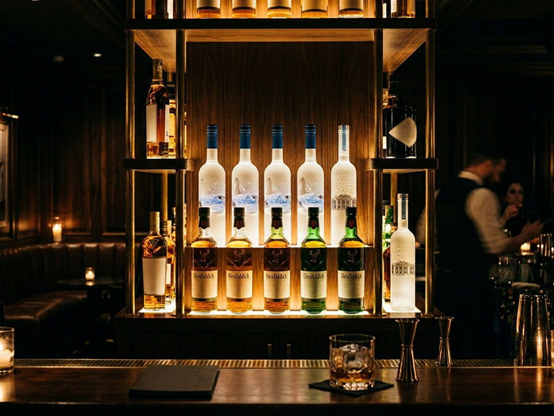 Premium bottle service at 7Dragon Bar & Lounge Dubai